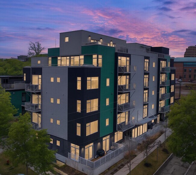 Foto del edificio - 121 W Kingsley St
