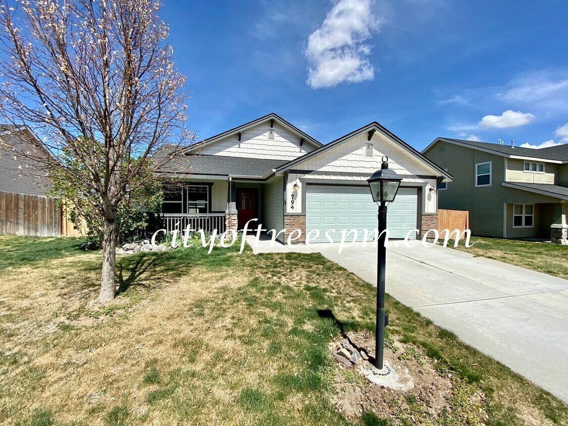 Foto principal - 3 br, 2 bath House - 794 W Sandbox St