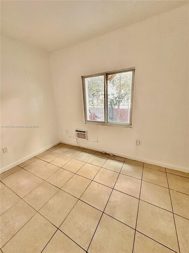 Foto del edificio - 437 NE 30th St