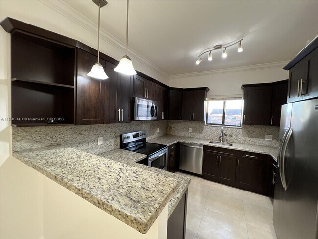 Foto del edificio - 2268 SW 8th St