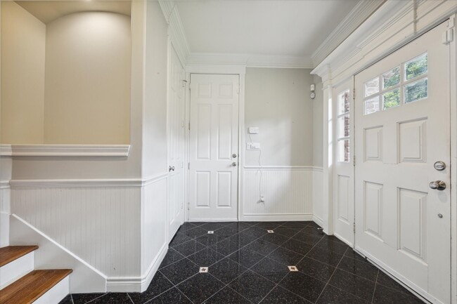 Building Photo - 2943 Brompton Square Dr