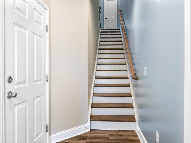Building Photo - The Towns on Greenway! Two bedrooms. Two private baths, Half Bath. Greenway around the corner. Up...