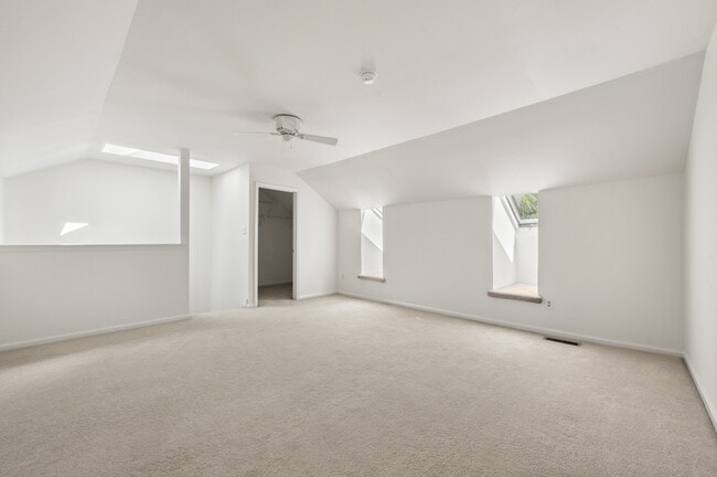 Foto del edificio - 13 Woodstream Dr