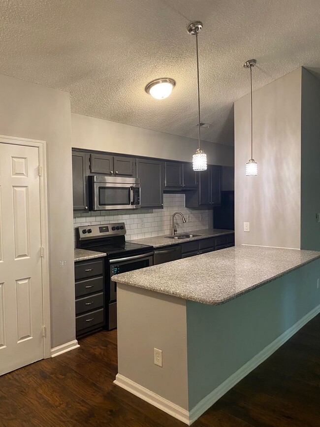 Building Photo - 1320 Park Glen Drive #304
