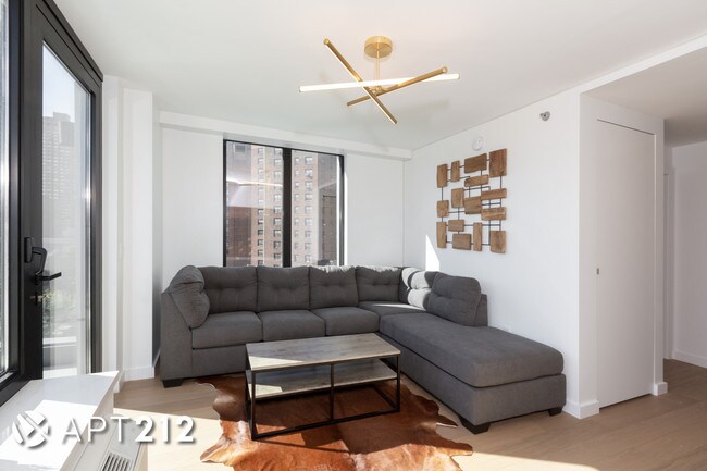 Building Photo - 1553 Lexington Ave