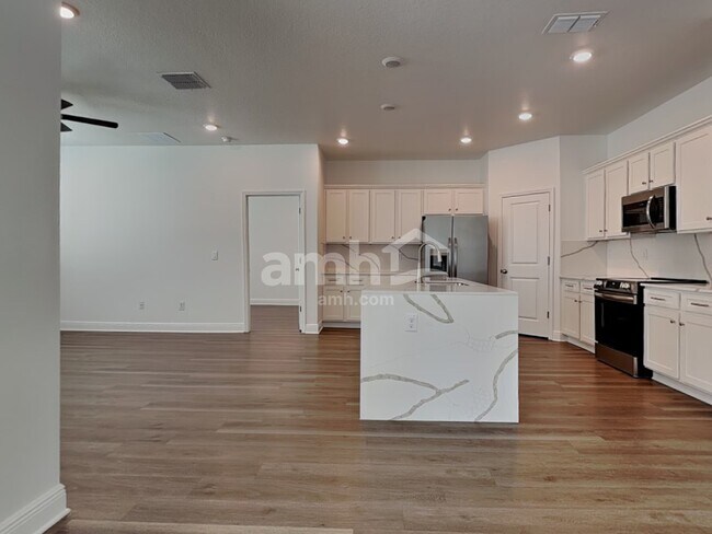 Foto del edificio - 6463 Atlantic Bch Ave