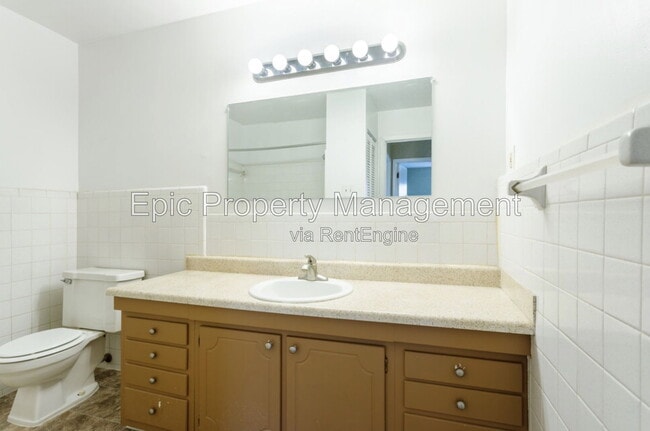 Building Photo - 10033 Groh Rd