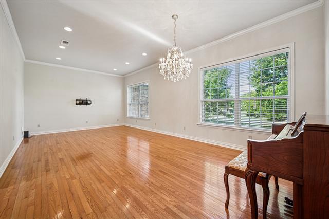 Foto del edificio - 1071 N Maple St