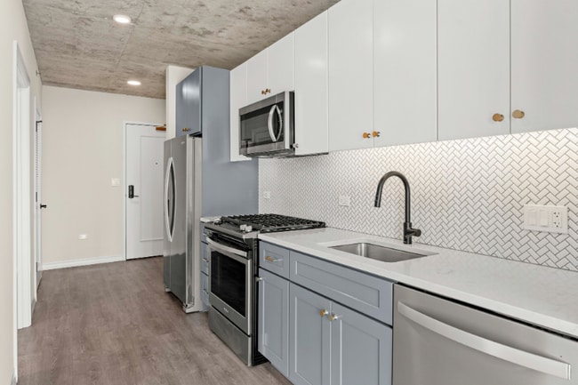 Photo - 145 W Huron St Apartment