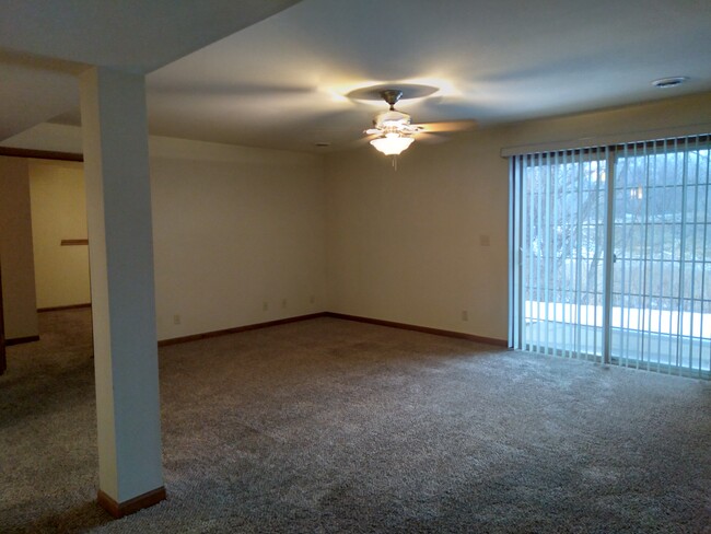Building Photo - 2235 Cobblestone Dr