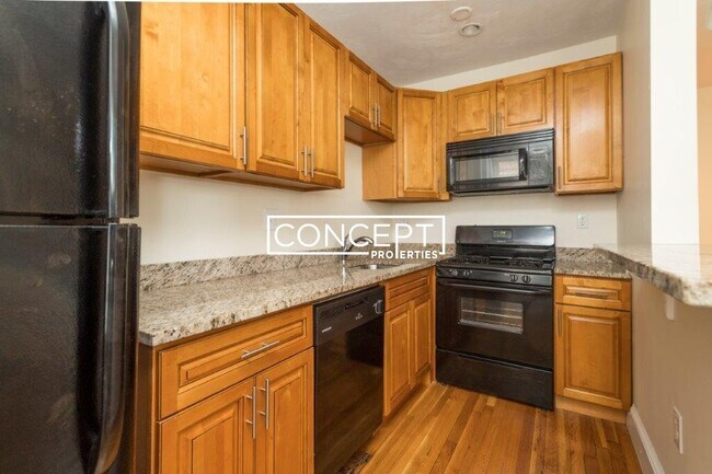 Building Photo - 138 Highland Ave