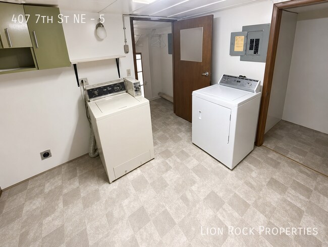 Foto del edificio - 407 7th St NE