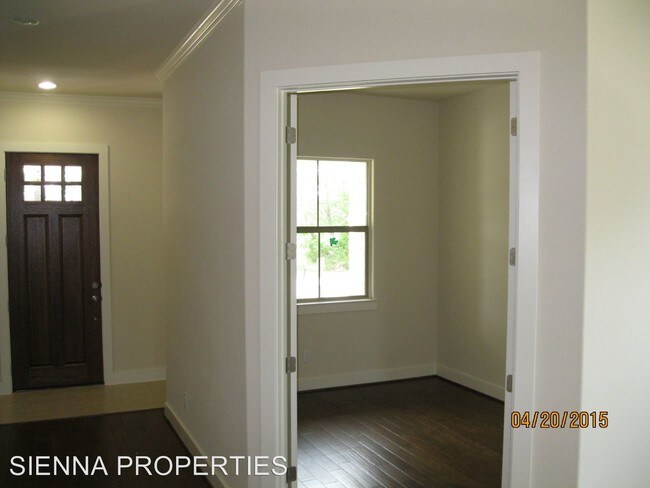 Foto del edificio - 301 Bluff St