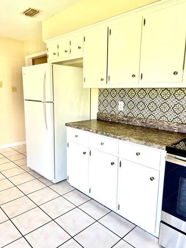 Foto del edificio - 10612 Ford Dr