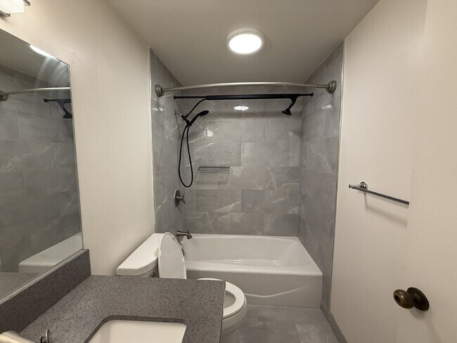 Foto del edificio - Coolidge Gardens | 1BR/1BA | $1,850/month
