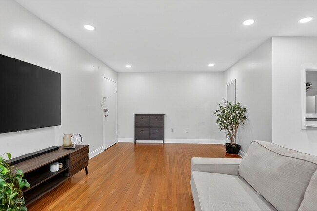 Foto del edificio - 12301 Braxfield Ct