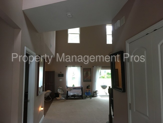 Building Photo - 1061 Cedar Bay Rd
