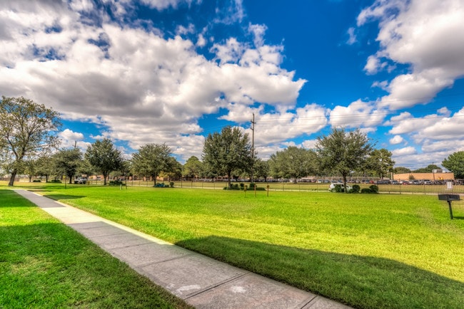 Woodglen Village Apartments Houston, TX