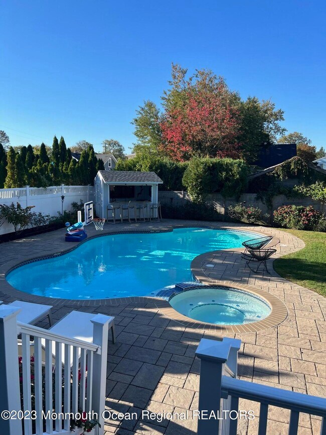 Building Photo - 89 Mclean Ave