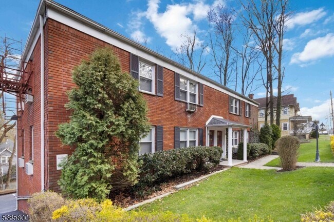 Foto del edificio - 46 Mt Kemble Ave
