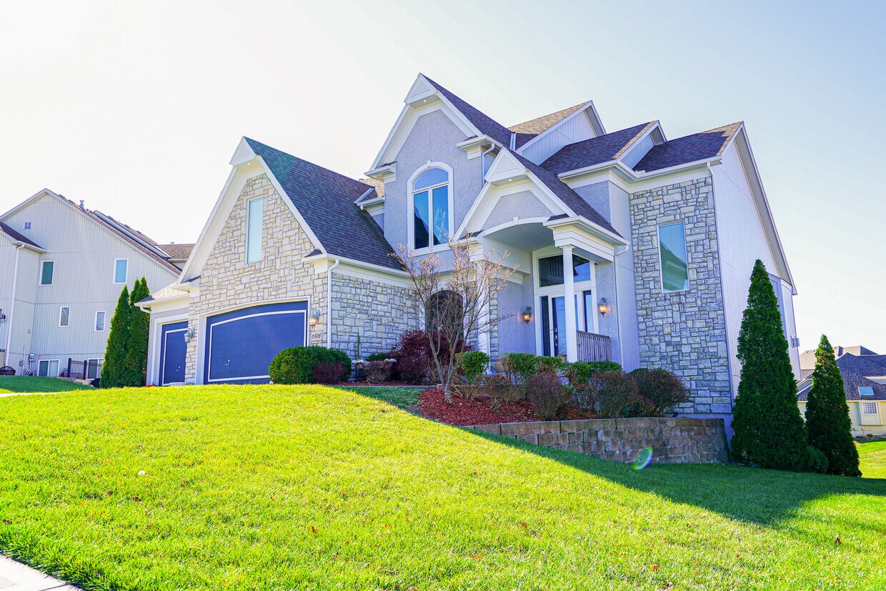 Foto principal - 6308 N Cypress Ave