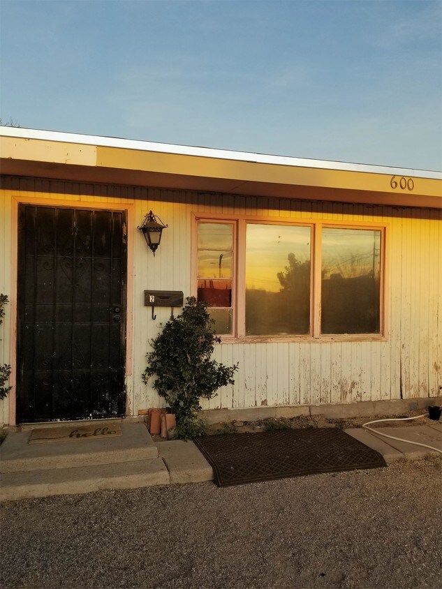 Primary Photo - 600 N San Pedro St