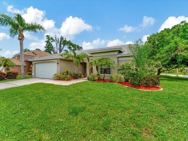 Building Photo - Available Now - 3 Bedroom Pool Home - Glen...