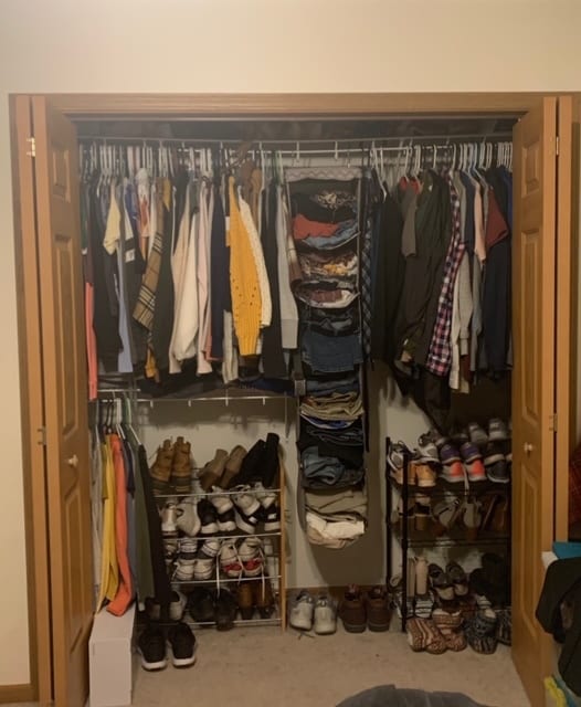 full size walk in closets both BR - 124 Creekside Dr