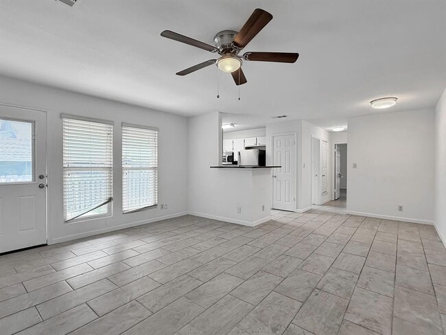 Building Photo - 403 Fantail Loop