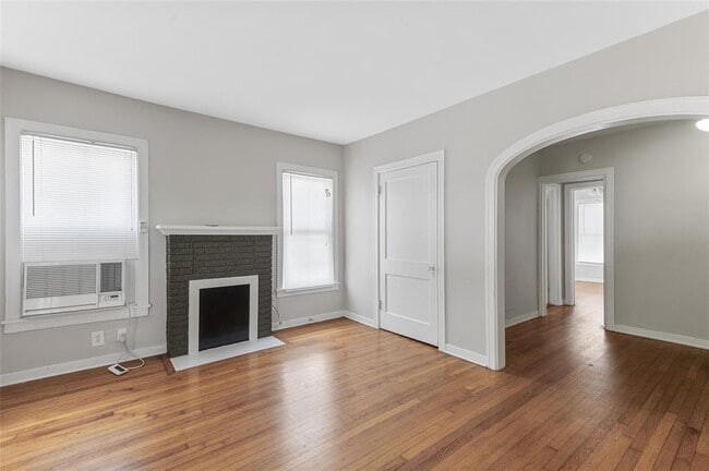 Building Photo - 419 W Polk St