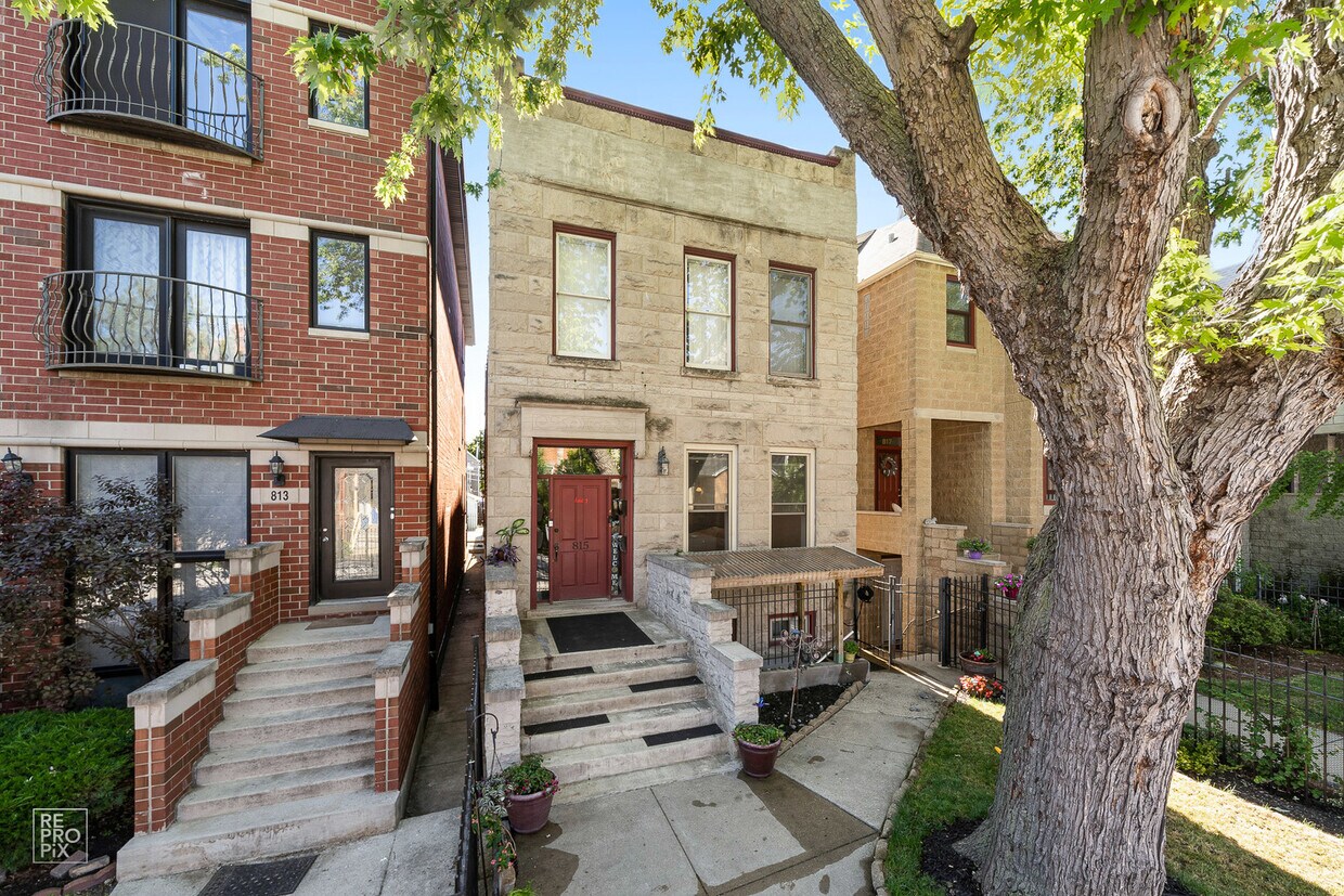 Primary Photo - 815 S Bell Ave