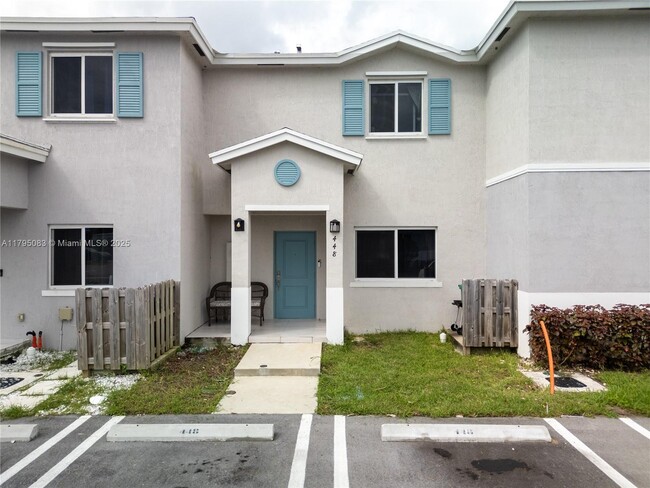 Foto del edificio - 448 NW 12th Pl