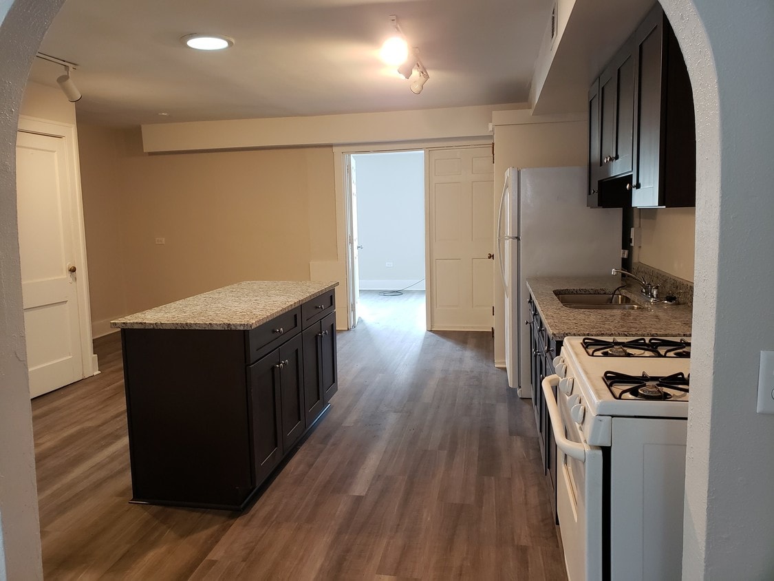 Foto principal - 311 E Main St