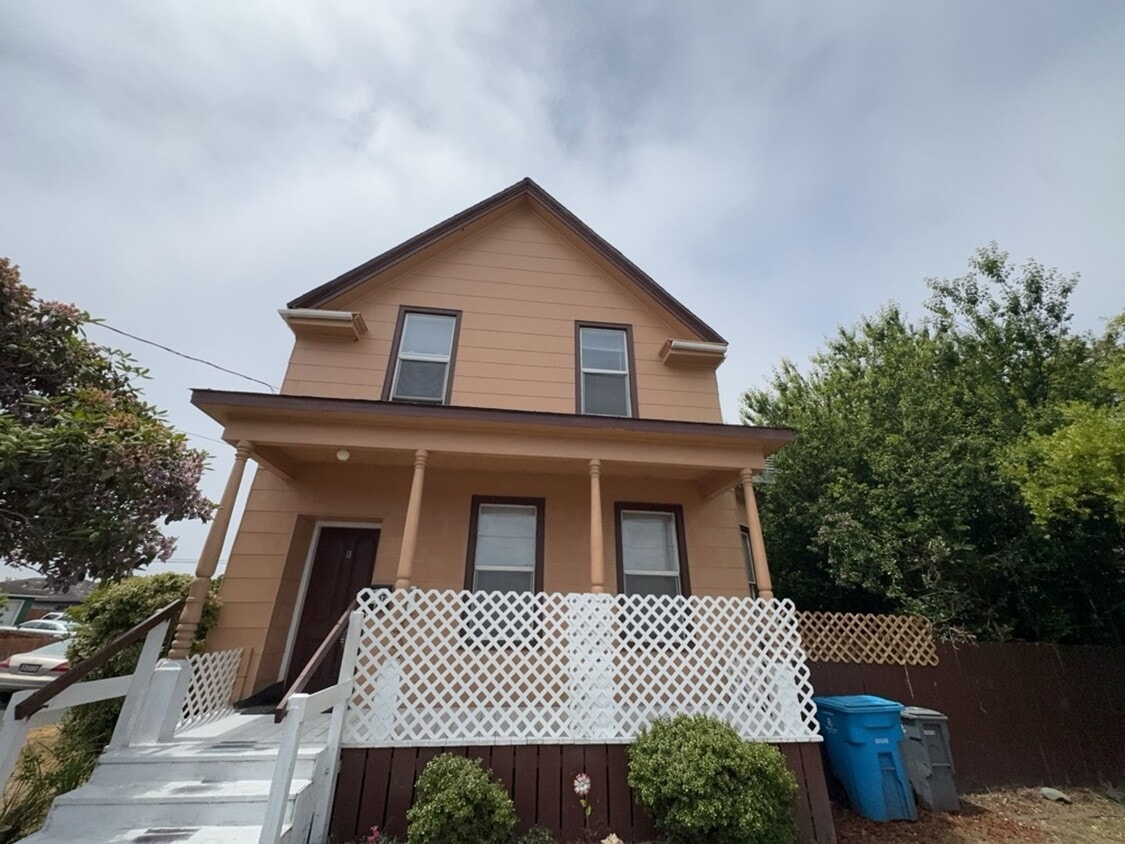 Primary Photo - 2436 A St