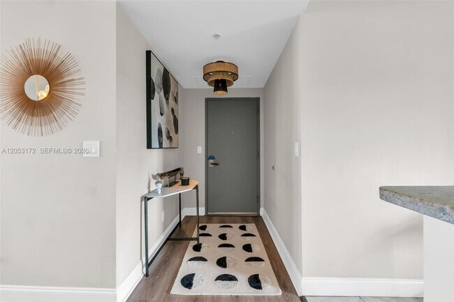 Foto del edificio - 601 NE 36th St