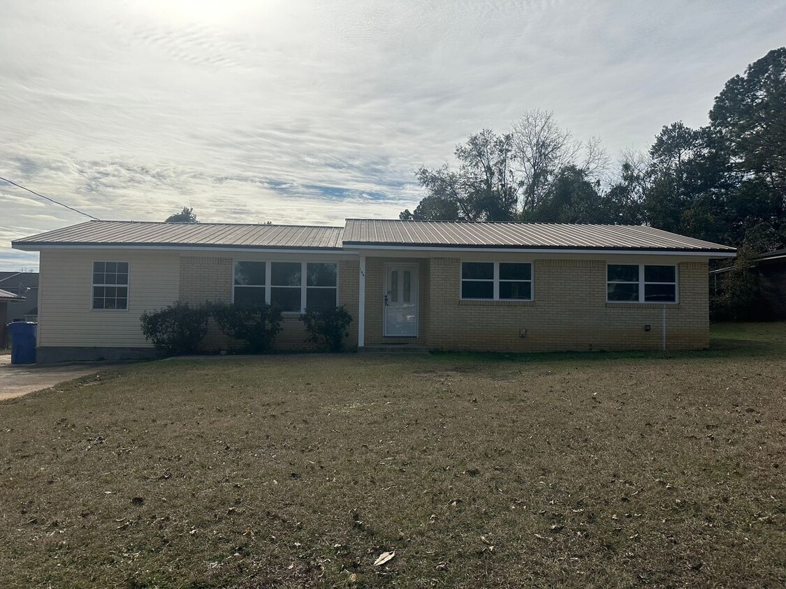 Rolling Acres Subdivision! New Paint/Car... - Rolling Acres Subdivision!   New Paint/Car...