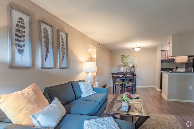 2HAB,2BA,-934SF The Preakness - Steeplechase Apartments