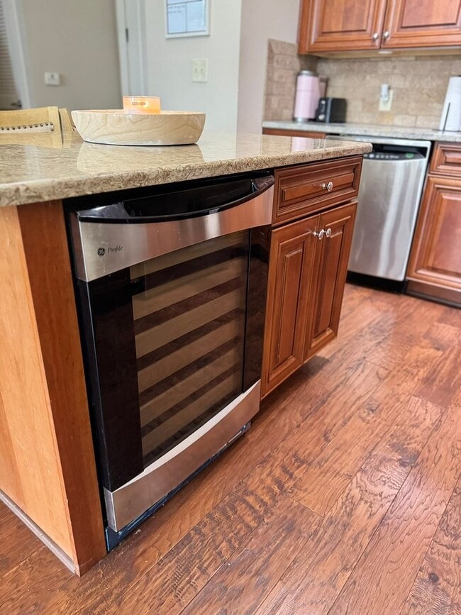 Building Photo - CityView at Riverwalk - Available January 2026! Gorgeous UNFURNISHED 2 bed/w 2 bath (both ensuite...