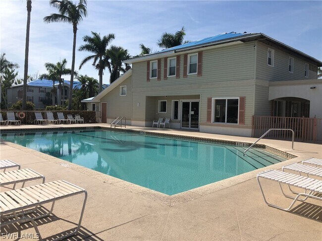 Foto del edificio - 1775 Four Mile Cove Pkwy