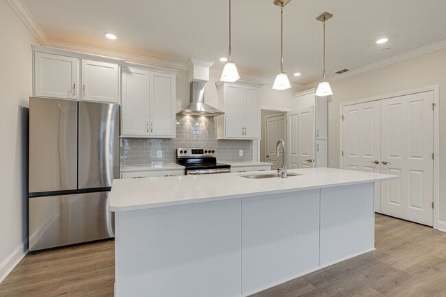 Building Photo - **2022-BUILT CONDO IN CAROTHERS FARMS NEIG...