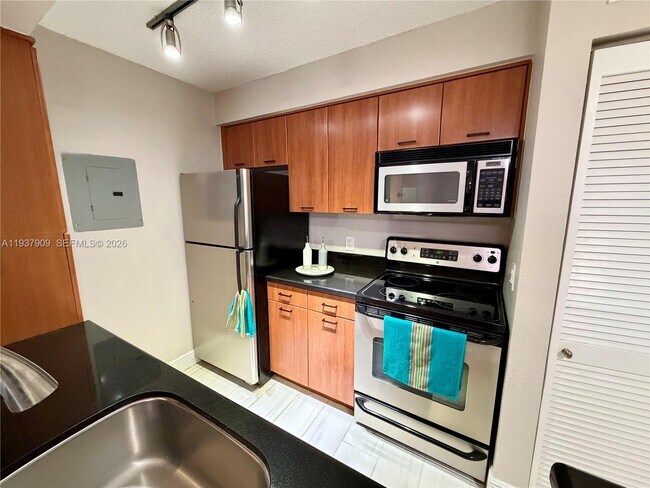 Building Photo - 2900 S University Dr