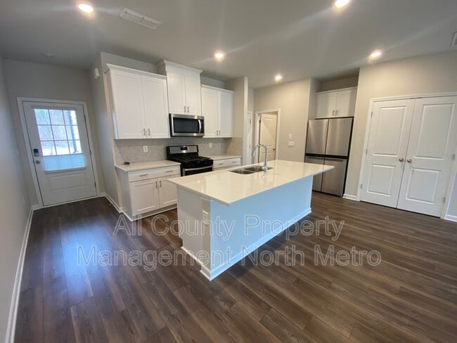 Foto del edificio - 168 Timberland Ave