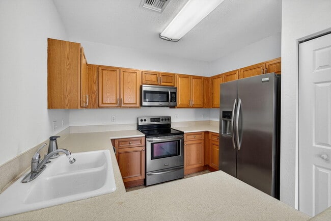 Building Photo - 513 Talia Cir