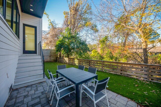 Foto del edificio - 2501 Julian St