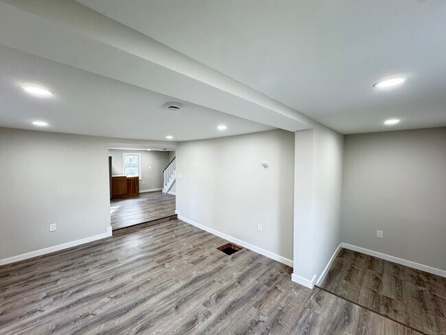 Foto del edificio - 110 W Easton St