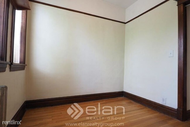 Building Photo - 1 br, 1 bath  - 1612 W BERTEAU Apt 2 Unit 2