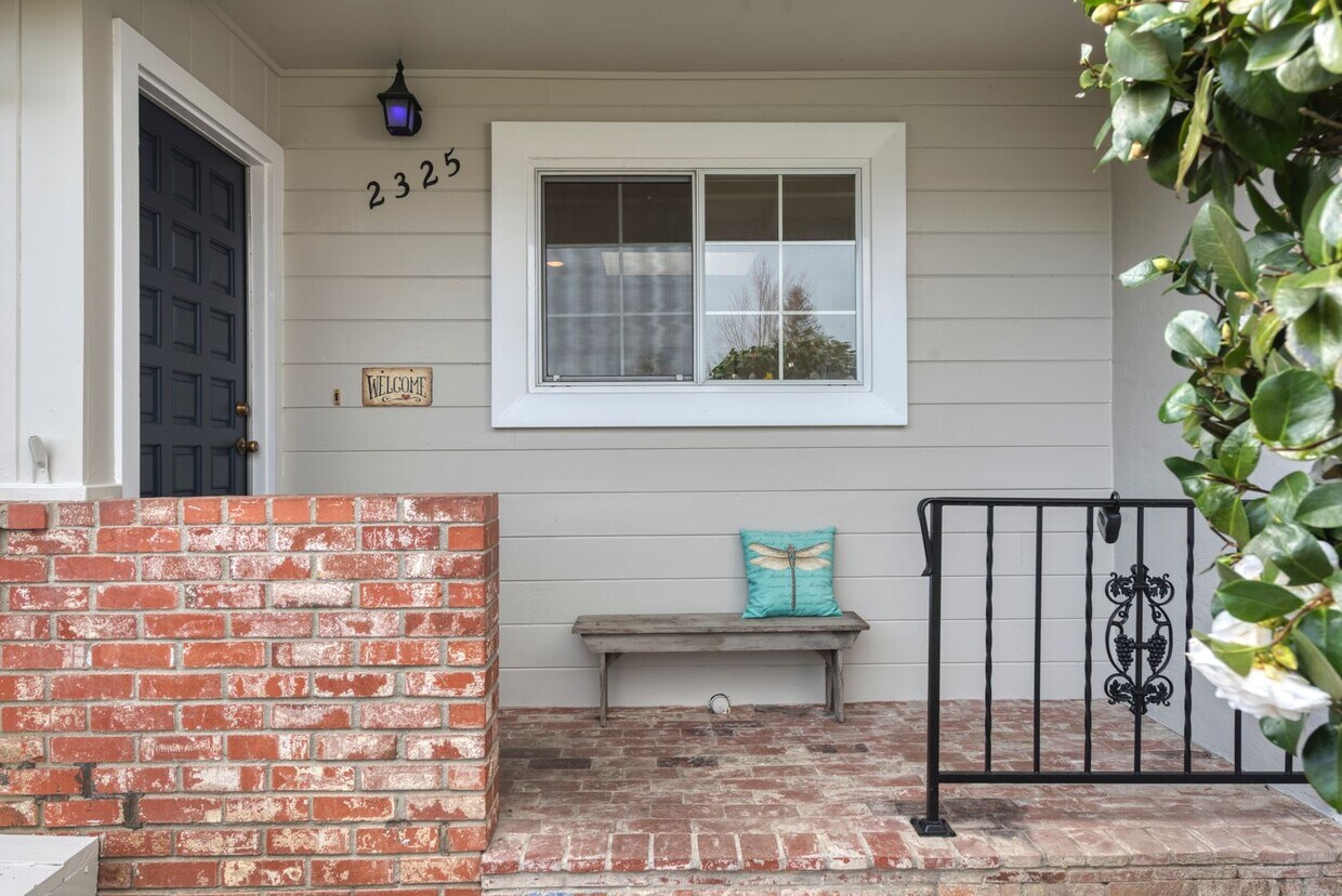 Primary Photo - North Napa 4 bed 3 bath Home Available to ...