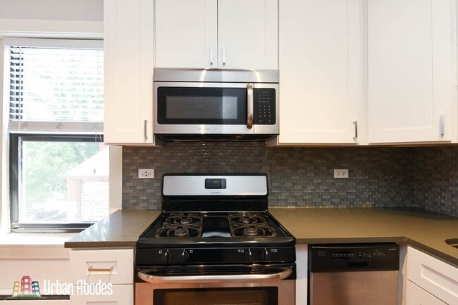 Building Photo - 2424 N Kedzie Blvd