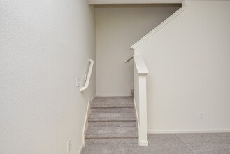 Building Photo - 3603 Admiralty Dr