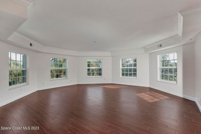 Building Photo - 1211 E New Haven Ave